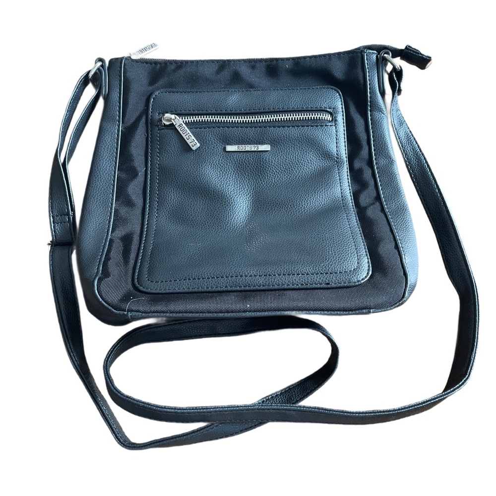 # 61- Roots Black Crossbody Bag
